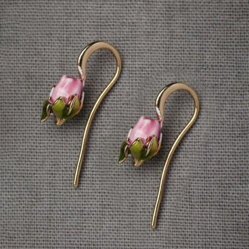 YANGLIUJIA Metal Irregular Rose Earrings Personality Fashion Retro Geometric Stud Earrings Women Jewelry Gift Accessories