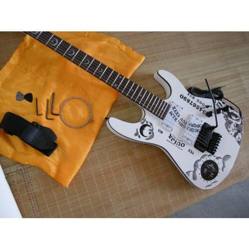 Free Shipping white black red Kirk Hammett Metallic KH2 M-II Mummy Karloff Tlmummy Electric Guitar 8yue21