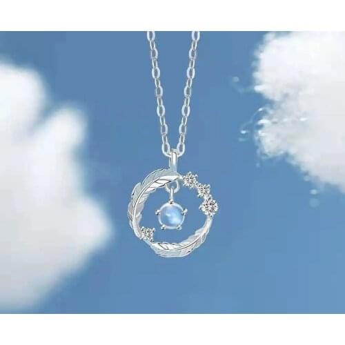 Luxury Crystal Feather Circle Moon Pendant Necklace for Women Temperament Elegant Light Blue Necklace Fashion Jewelry Gift