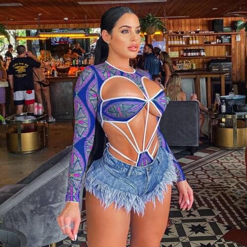 2021 Autumn New Ladies Pure Color Sexy Nightclub Low-waisted Raw-edge Hip Denim Shorts