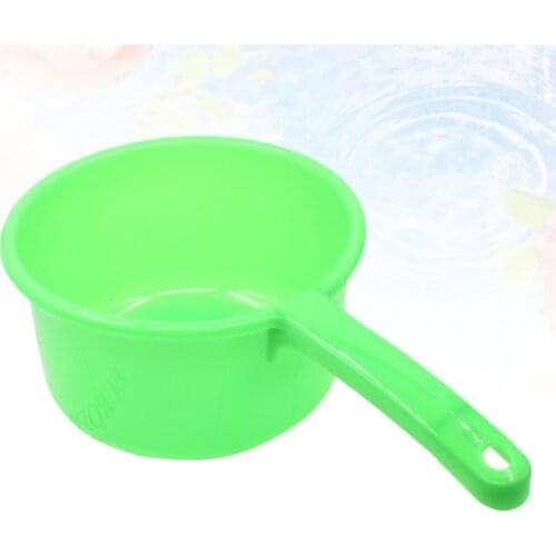 Plastic Long Handle Water Ladle Home Kitchen Household Nonslip Grip Water Dipper Ladle Bailer (Random)