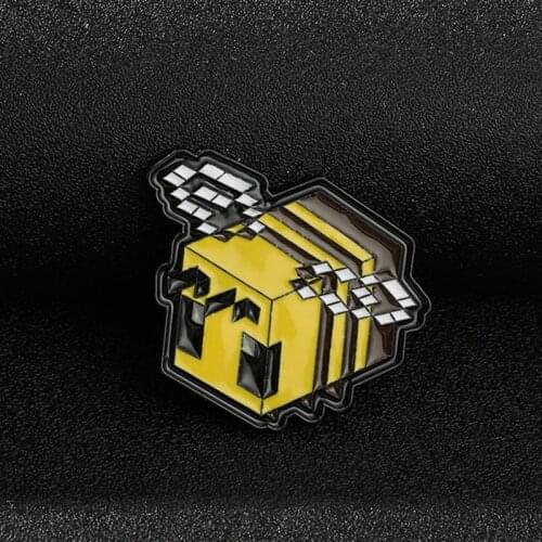 Animal Modeling Soft Enamel Cartoon Women Men Pixel Bee Brooch Lapel Casual Wear Metal Pin Badge Decoration Accessories Gifts