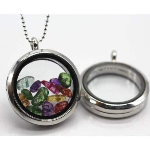 Lae1Sa Gold Pendants