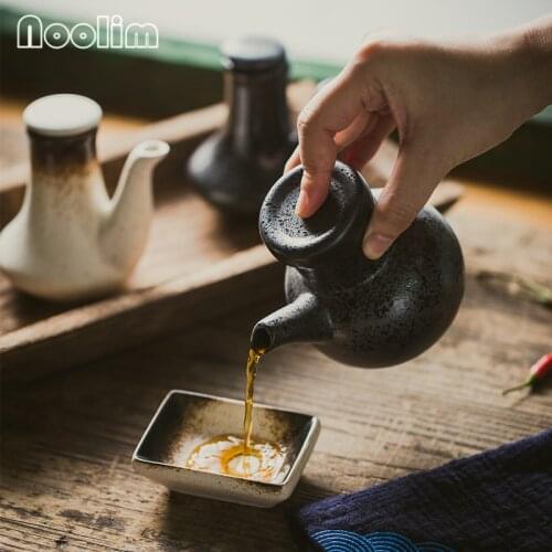 Creative Japanese Ceramic Spice Jar with Lid Oil Bottle Soy Sauce Pot Small Vinegar Pot Kitchen Tool Tableware Seasoning Jar