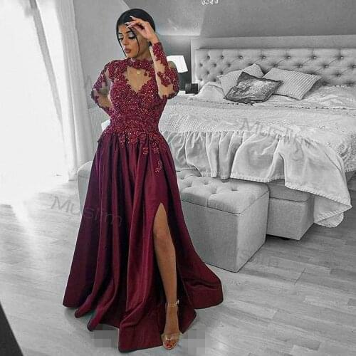 Vintage Burgundy Long Sleeve Prom Dresses With Side Slit Sheer Neck Satin Long Evening Dress With Lace Beaded Women Party Dress