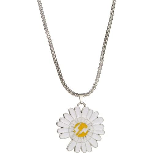 Brand Small Daisy Poppy Necklace Men and Women Lightning metal Pendant Necklace Chrysanthemum Sweater Chain Accessories