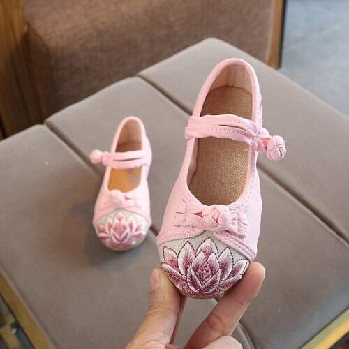 Hanfu kids girls embroidered shoes sneakers disc buckle beef tendon bottom children national style cloth shoes fashion flower