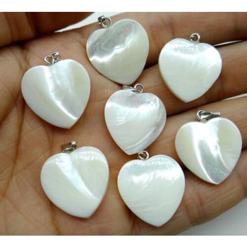 Natuurlijke Parelmoer Shell liefdevolle hartvorm hangers zoutwater parelmoer 20mmJewelry making Kettingen DIY Craft Voor 24pcs