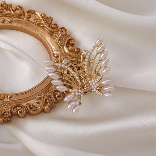 Elegant Fashion Gold Color Metal Simulation Pearl Rhinestone Butterfly Hair Claw Shark Hair Clamps for Women Hollow Hairwear