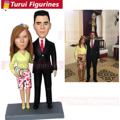 Custom bobblehead for couple men and womens bobble head customized figurines anime figurines home interior home decor statuette