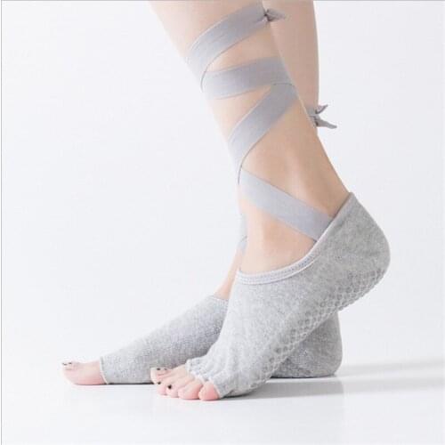 1 Pair of Ladies Anti Slip Cotton Yoga Socks Bandage Sports Girls Ballet Dance Socks For 35-39 yards
