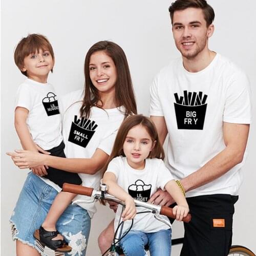 Tidy fashion cartoon chip print fun parent-child summer short-sleeved T-shirt mom, dad and baby cotton round collar top