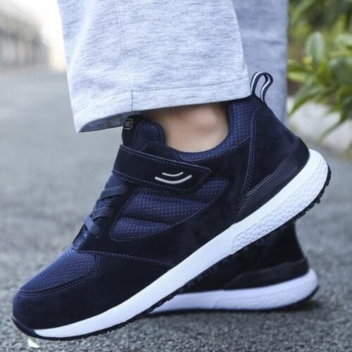 Casual sneaker 2021 new couple Breathable Sock Shoes Slip On Walking Shoes Outdoor