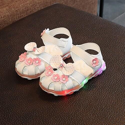 Casual Non-slip Soft Kid Baby Shoes Led Luminous Bow Beach Shoes Soft Bottom Girls Sandals Princess Shoes Open Toe Beach Sandals