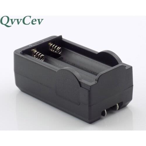 Qvvcev LED Flashlight head light lamp charger 18650 / 16340 / 14500 / 10440 Battery Charger for Portable Torch Flash light T1