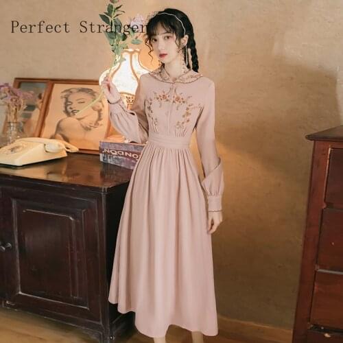 2021 Winter New Arrival Hot Sale Turn-down Collar Flower Embroidery Collect Waist Women Long Dress