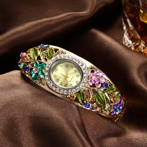 Old Plated Crystal Flower Women Dress Quartz Watch Casual Wristwatch