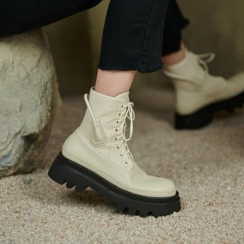 Chunky Thick Bottom Sole Platform Motorcycle Boots Women Natural Genuine Leather Ankle Boots Black White Shoe Ladies Fall Winter