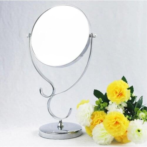 The six-inch model of the mi-lepezs two-sided beauty and makeup mirror is a very good front for the wedding mirror