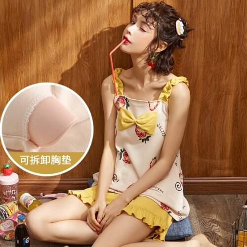 Can be worn outside, suit with breast pad cotton, sweet strawberry, lovely and comfortable home clothes in summer