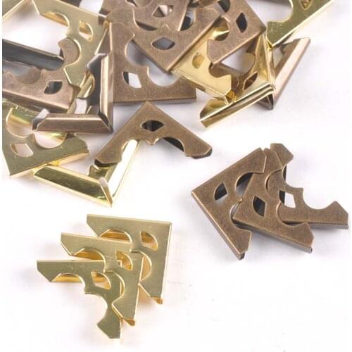 30Pcs Light-Gold Corners Protector For Albums Menus Metal Crafts Book Corner Diy Folders Scrapbooking Decor 16x16x2.5mm c1058