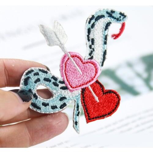 New arrival An arrow piercing the heart snake Badges patches Diy Women Embroidery Iron on Patches for Clothing Applique
