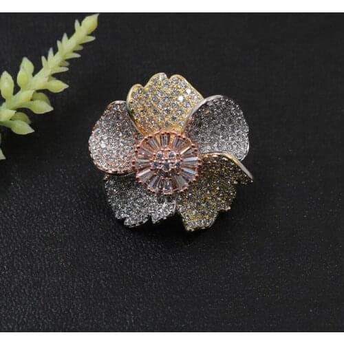 Lanyika Fashion Jewelry Exquisite Flowers Brooch Pin design for Woman Engagement Wedding Micro Paved Zircon Popular Gifts