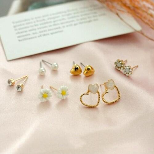 Fashion Metal Heart Flowers Stud Earrings Sets Bright Sunflower Flower Acrylic Earrings for Women Cute Girl Jewelry 6 Pairs /set