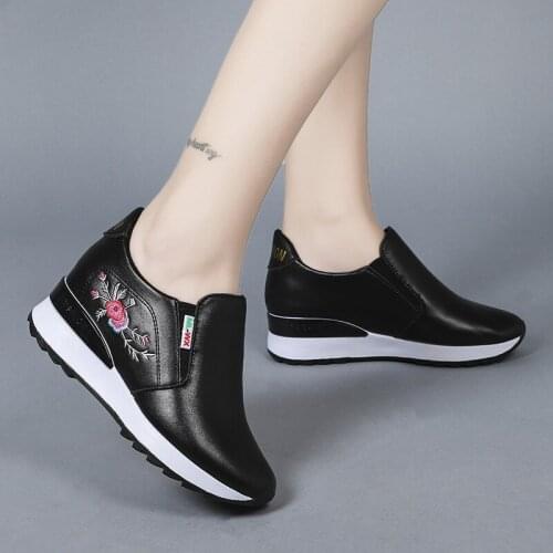 2021 New Single Layer Shoes Sports Casual Fashion All-Matching Embroidery Slip-on Womens Shoes