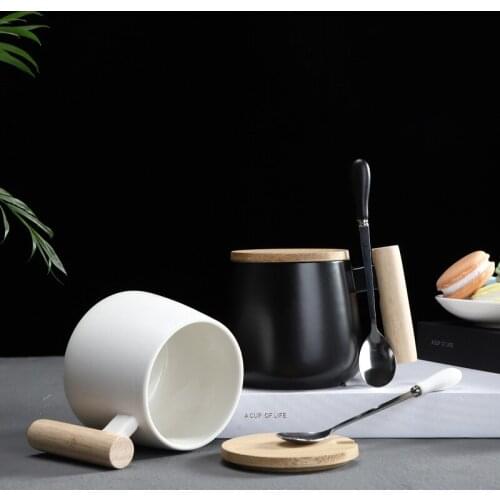 2020 New Black White Fat Body Coffee Mug with Wooden Handle and Spoon Modern Style Office Use Water Milk Drinks Ceramic Cups