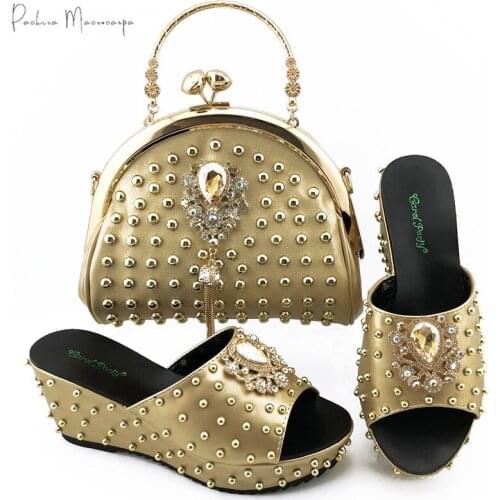 Lastest Italian Design African Nigerian Gold Color Women Shoes and Bag Set Decorated With Rhinestoe and Full of Rivet in Party