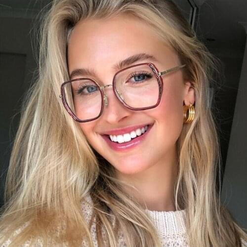 2021 New Fashion Square Anti-blue Glasses Frame Women Vintage Optical Computer Eyeglasses Female Comfortable Spectacles Oculos