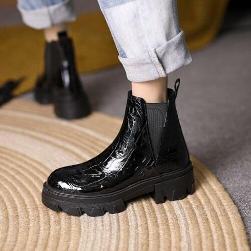 QZYERAI 2021 Ankle Boots Red Black Cow Leather Comfortable Casual Shoes Woman High Quality Round Toe Flat Boots