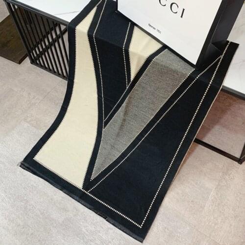 Women cashmere scarf autumn and winter Long scarf V-shaped color matching warm thick shawl Pashmina