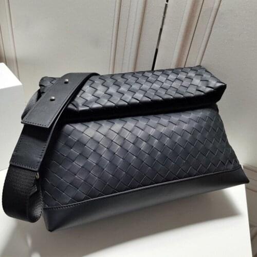 2021 Hot New Spot Mens Shoulder Bag Luxury Brand Woven Bag High Quality Fashion Simple Messenger Bags Calf Skin