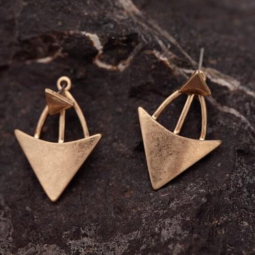 Vintage Triangle Alloy Dangle Earrings Geometric Design Simple Fashion Drop Earrings for Women Chic Travel Commemorative Gift