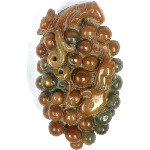 YIZHU CULTUER ART Certificate 100% Natural Hand-carved Chinese Jade Necklace Pendant Auspicious Grape Squirrel Decoration Gift