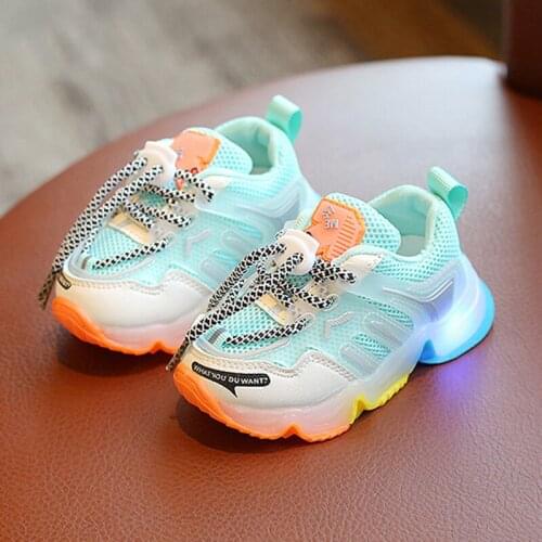 2021 Baby Led Light Up Sport Shoes First Walkers Boy Breathable Glowing Sneakers Girls Fashion Toddler Kid Luminous Casual Shoes
