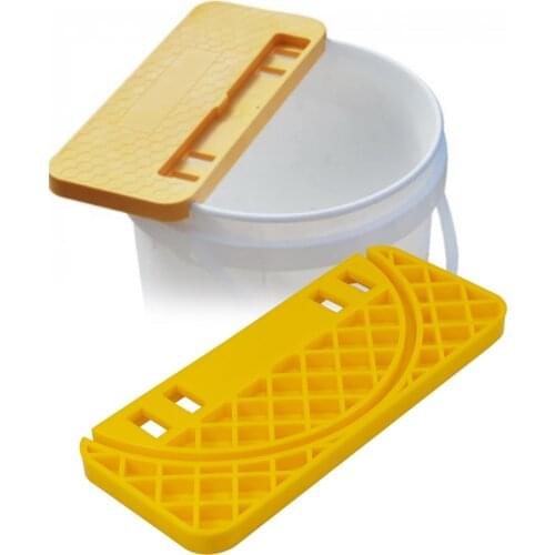 Beekeeping Bee Comb Honey Frame Dipper Durable Honey Bucket Spleen Bee Hive Shelf Tools For Beekeeper Supplies