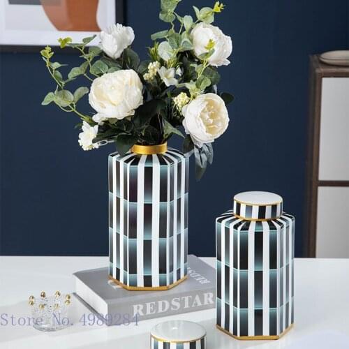 Ceramic Vase Handmade Plaid with Cover Flower Vase Flower Arrangement Desktop Storage Organization Tank Home Decoration