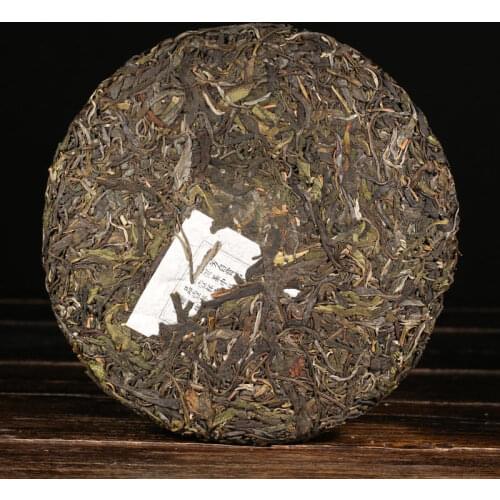 Yunnan Ancient Tree Pu'er Tea Raw Tea Early Spring Pu'er Cake Tea Menghai Chitsu Pingcha Cake Tea Leaves