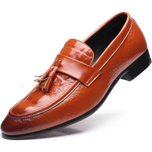 QWEDF Fringe Slip On Men Shoes Tassel Loafers Shoes Men Pointed Toe Crocodile Alligator Designer Shoes For Men Big Size F4-64