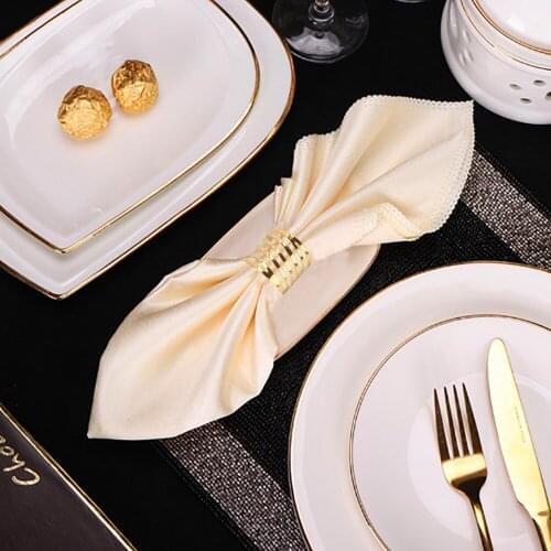 12pcs Hollow Out Napkin Buckle Holder Family Gatherings Back Pattern Wedding Napkin Rings Table Decoration