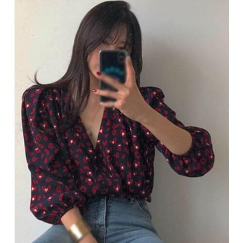 Womens Spring And Autumn Fashion V-Neck Love Print Shirt Loose Sweet Three Quarter Sleeve Top Blouse