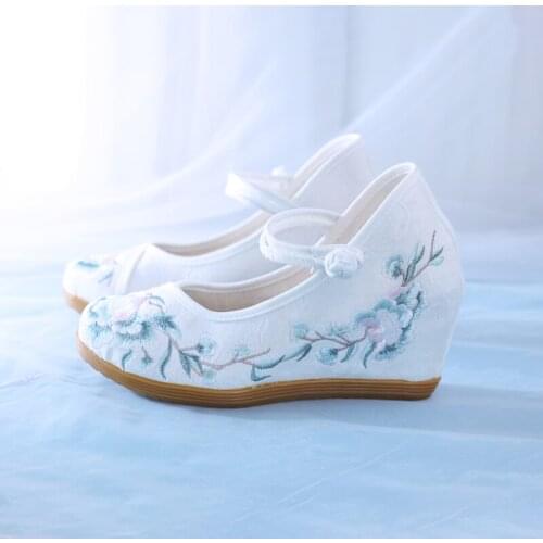 Womens Elevator All-match National Style Old Beijing Cloth Slanted Heel Increased Mom Shoes Embroidered Shoes