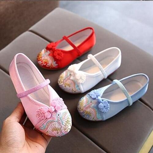 Childrens Embroidered Shoes Little Girls Costume Baby Old Beijing Cloth Shoes Dance Flock Shoes