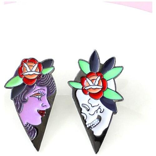Gothic Funk Splicing Love Heart Queen And Skeleton Lovers Brooches Woman And Skeleton Enamel Laple Pins Gifts For Couple