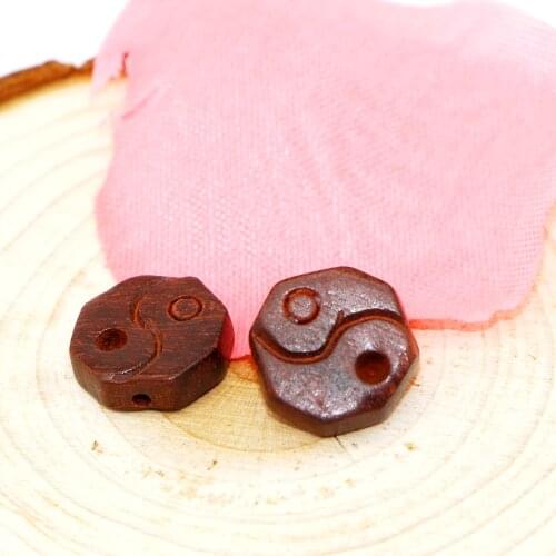 Small leaf red sandalwood carving tai chi gossip cross-hole double - sided beads products accessories scatter wholesale