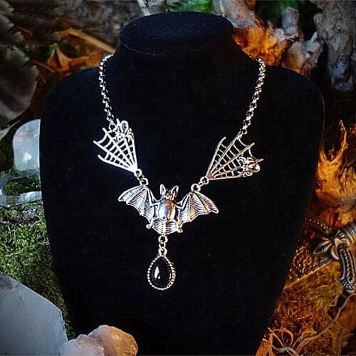 Gothic Vintage Punk Bat Spiderweb Vampire Pendant Necklace New Fashion Gift For Women Best Friends Jewelry Wholesale