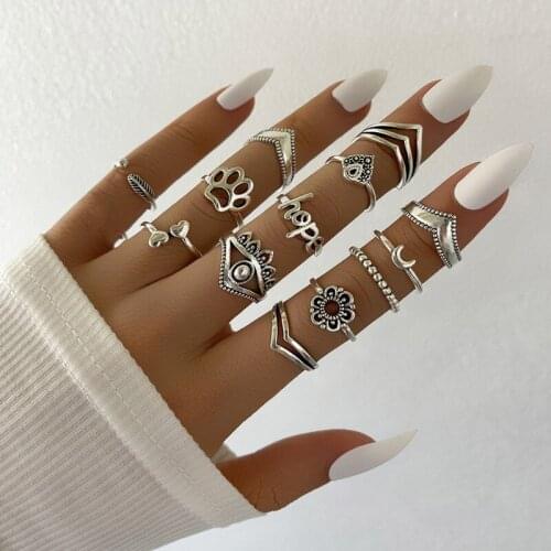Punk Vintage Gothic Heart Flower Moon Rings Set Fashion Carved Geometric Rings for Women Party Jewelry Accessories